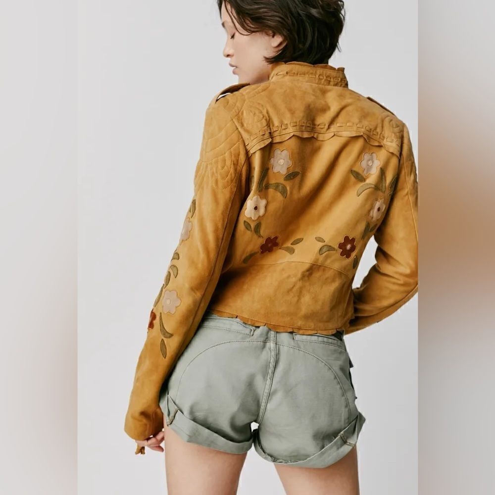 New FREE PEOPLE
Honeybuzz Suede Moto Jacket
From Bali - Picture 6 of 9